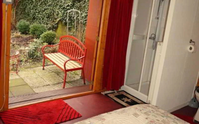 Xaviera Hollanders ''Happy House Bed & Breakfast''