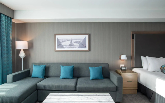 Sandman Signature Ottawa Airport Hotel