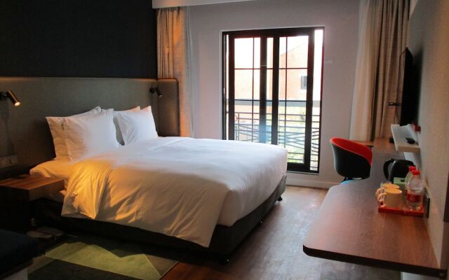 Holiday Inn Express Shanghai Tourism Zone