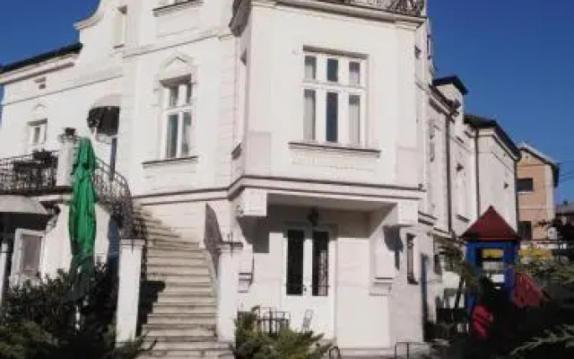 Guest House Vila Devedžić