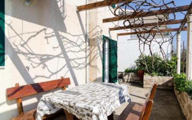 Three-Bedroom Holiday Home in Potomje