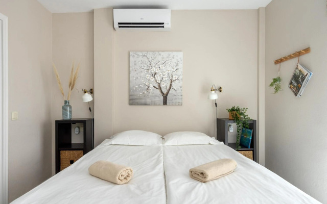 2BR Garden Apartment Albamar