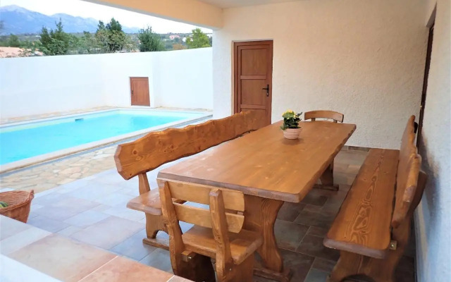 Villa More