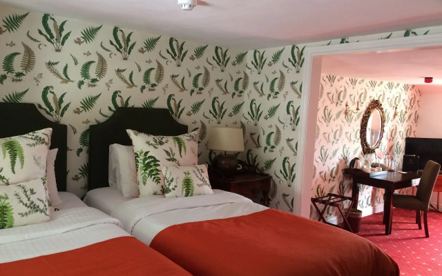 New House Country Hotel