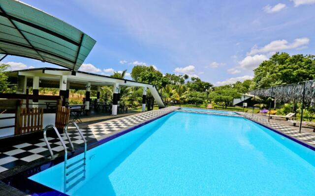 Eco Hotel Black & White - Anuradhapura