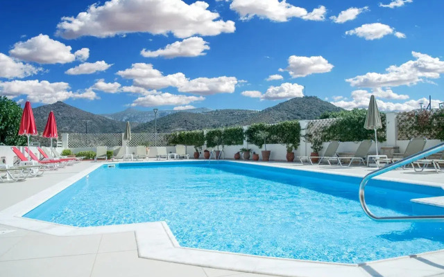 Hiona Holiday Hotel
