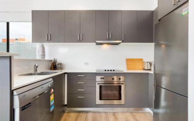 Surry Hills Modern Self-Contained One-Bedroom Apartment (19 FOV)