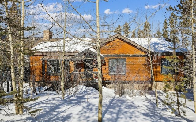 Wildwood Peaks 4 Bedroom Home by RedAwning