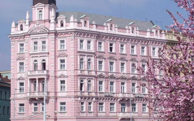 Opera Hotel