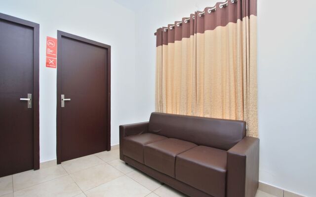 OYO 13915 Albis Ville