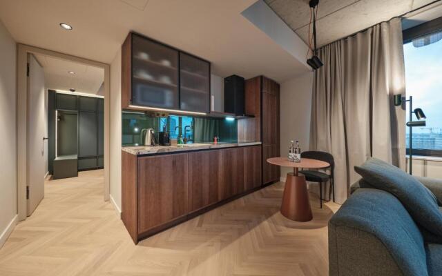 The Zipper Hotel & Apartments
