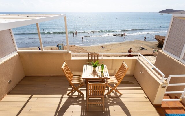 Beach Life Apartment, Exclusive Seafront Triplex