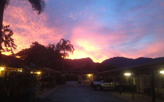 Demi View Motel