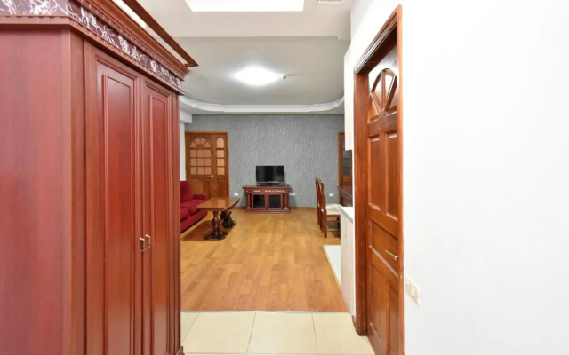 Armenak apartments N20