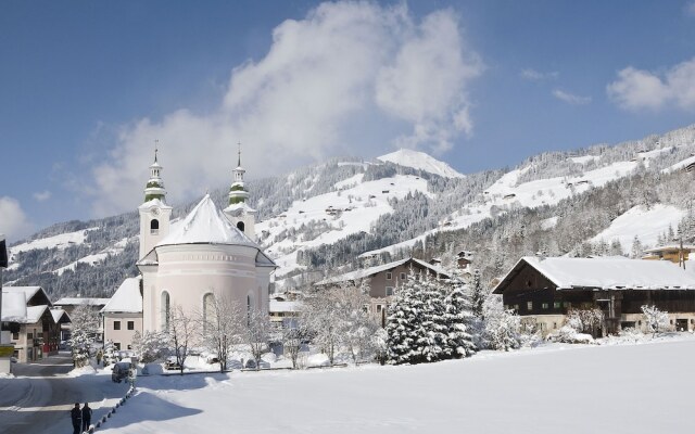 Luxurious Holiday Home With Terrace in Tyrol