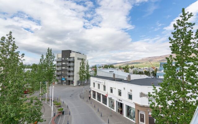 TOWN SQUARE Apartments