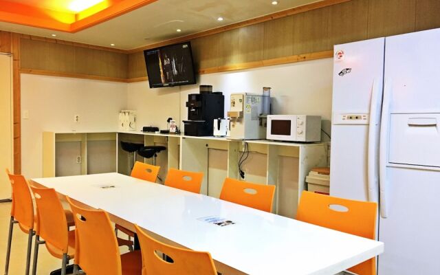 OYO Hostel Myeongdong 5