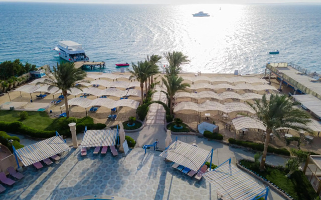 Sphinx Aqua Park Beach Resort