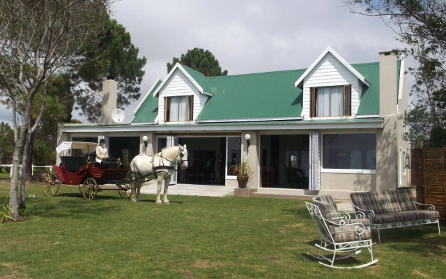 T'Niqua Stable Inn