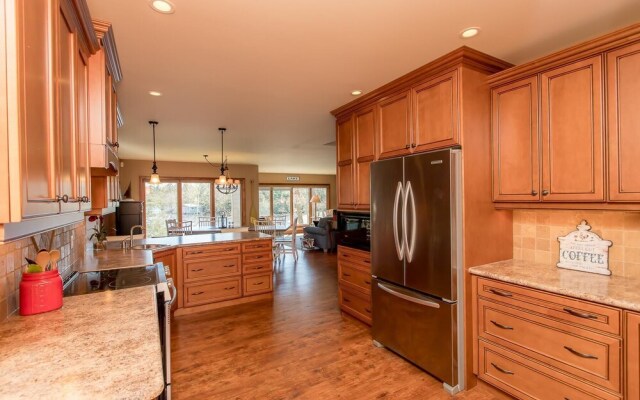 Endless Summers ~ Fabulous oasis with a designer’s touch!