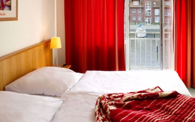 HOUSE  UECKERMüNDE 12123