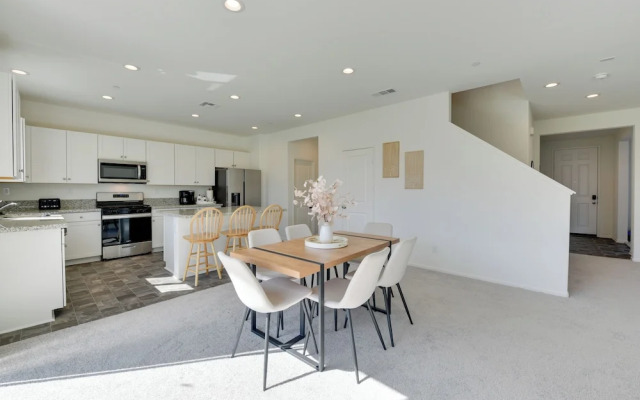 Near Empire Polo Field: Coachella Vacation Rental