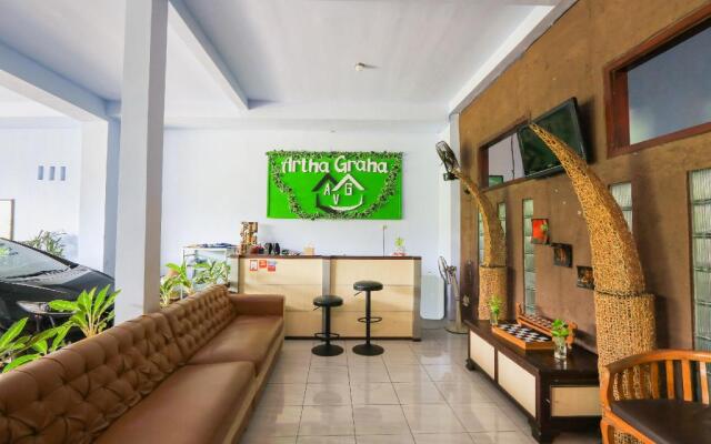 OYO 2453 Artha Graha Vip