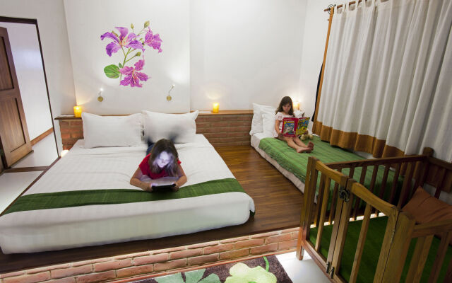 Thanakha Inle Hotel