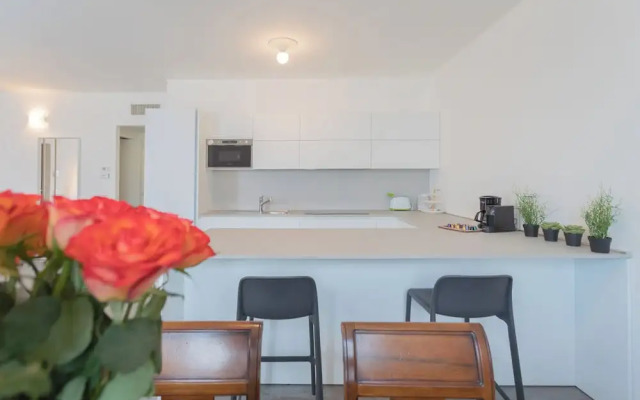 Dream Lake Apartments by Rent all Como