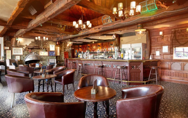 The Hillcrest Hotel, Sure Hotel Collection by Best Western