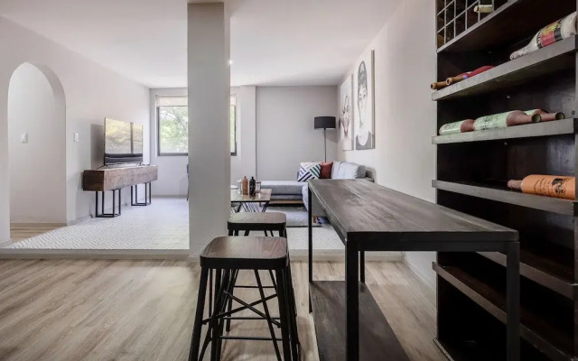 Urban Oasis in Roma - Wifi - Laundry - Sleeps 7