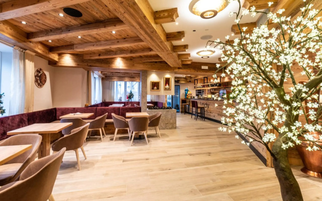 Lady Maria Hotel & Resort