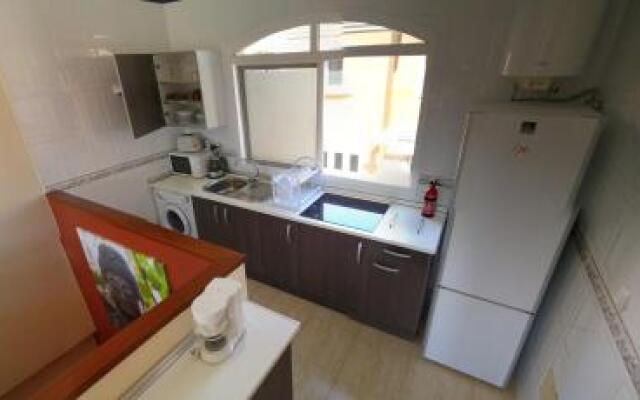 Romantic Sunny Apartment