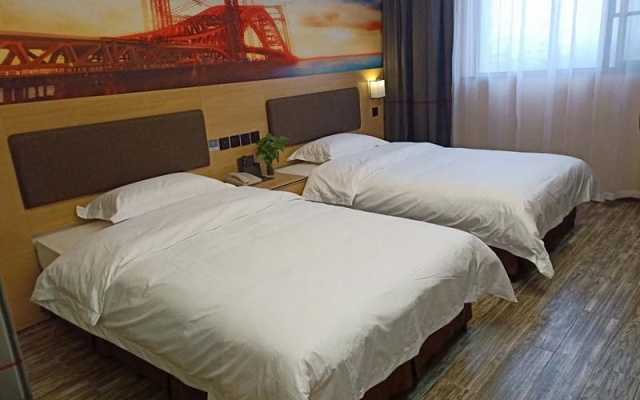 Thank Inn Plus Hotel Hubei Jingzhou City Jingzhou District Railway Station – Guest Rooms – Jingzhou