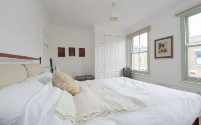 Beautiful 2 Bedroom House in Hackney