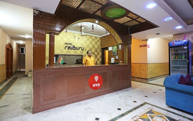 OYO 9301 Hotel RedBury
