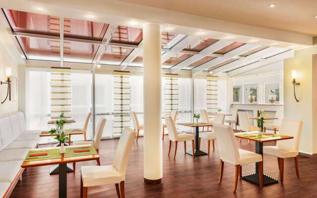 Amedia Frankfurt Russelsheim Trademark Collection by Wyndham