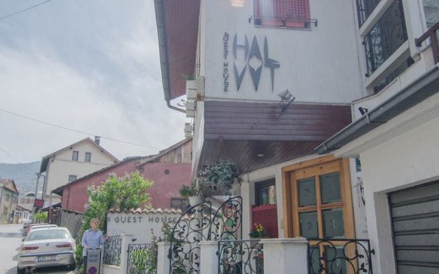 Guest house Halvat