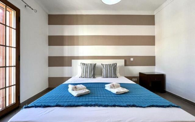 Loulé Central House by Homing