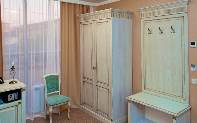 Hotel Troya West