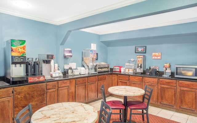 Super 8 by Wyndham San Angelo