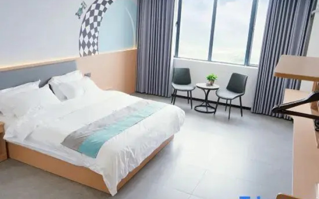 Yuehua International Apartment (Jilong Industrial Park Branch)