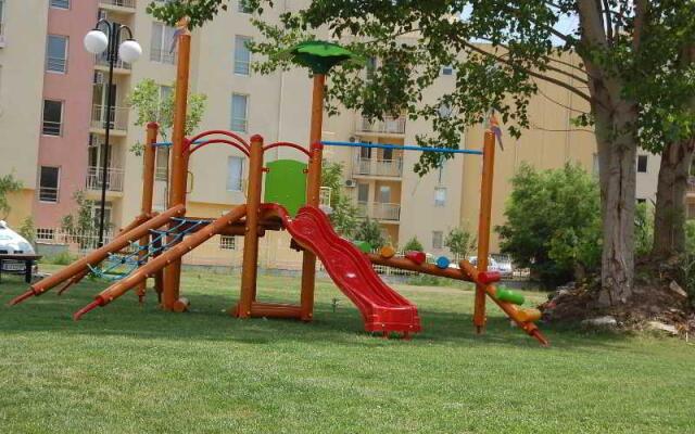 Boomerang Apartments