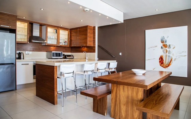 Marine Square Luxury Suites