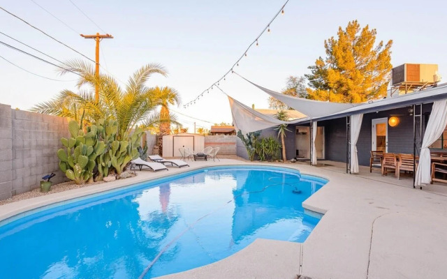 Old Town Scottsdale Spacious Pad With Pool