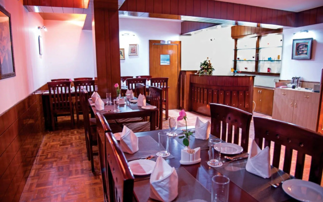 Five Elements De Villa Hotel