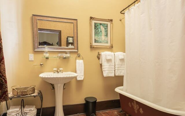 Adams League Historic Inn