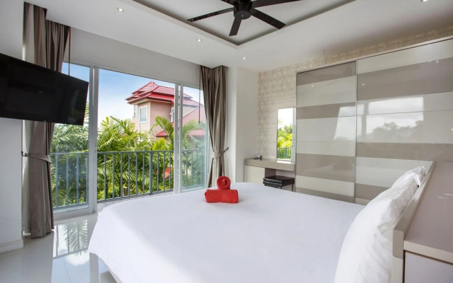 Seaview Pool Villa Dragon D in Tropics