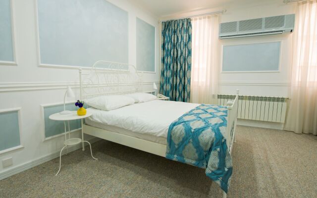Two Seasons Boutique Hotel