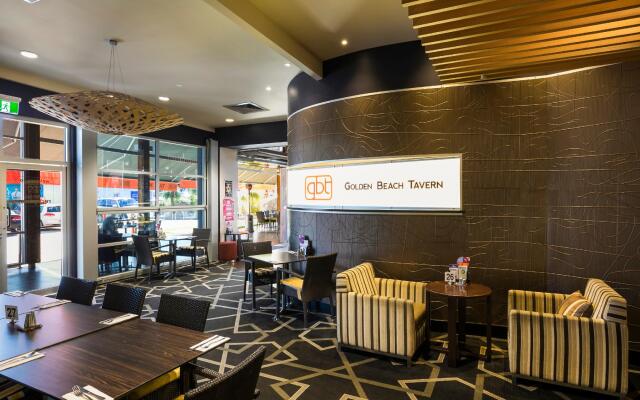 Nightcap at Golden Beach Tavern